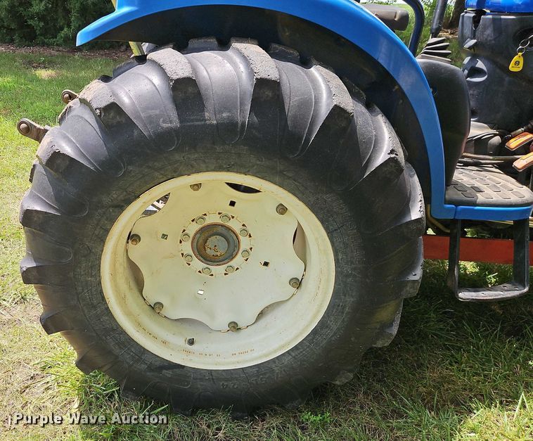 image for item EO4556 2002 New Holland TC35D MFWD tractor