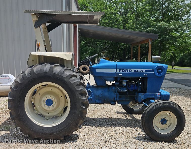 image for item EO4557 1978 Ford 4600 tractor