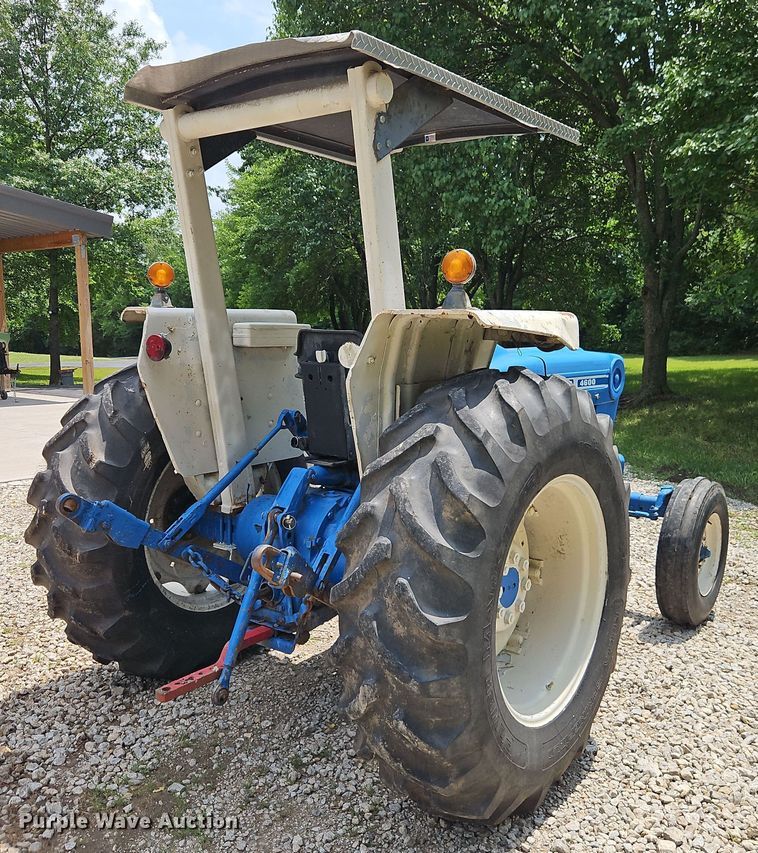 image for item EO4557 1978 Ford 4600 tractor