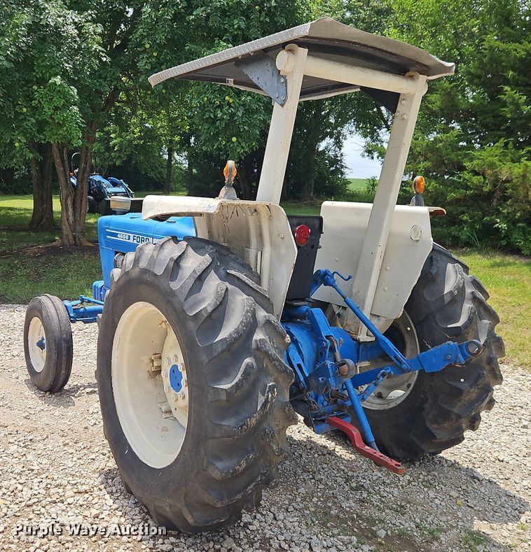 image for item EO4557 1978 Ford 4600 tractor