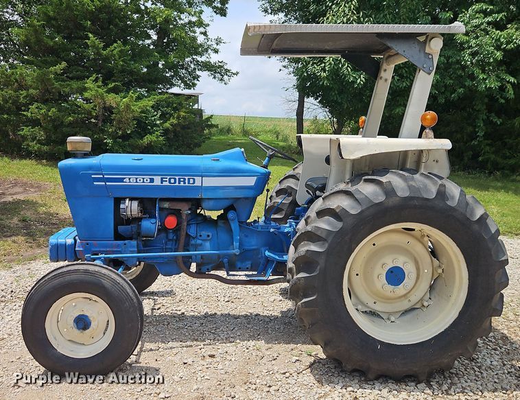 image for item EO4557 1978 Ford 4600 tractor