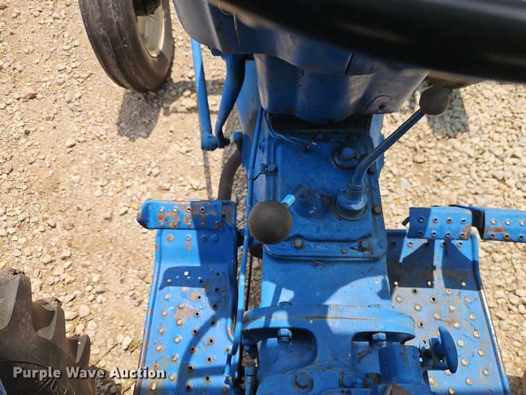 image for item EO4557 1978 Ford 4600 tractor