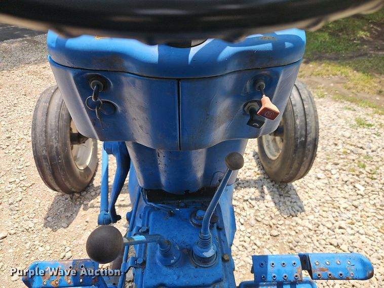 image for item EO4557 1978 Ford 4600 tractor
