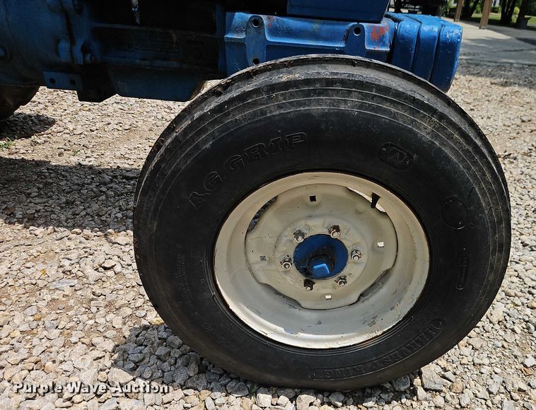 image for item EO4557 1978 Ford 4600 tractor