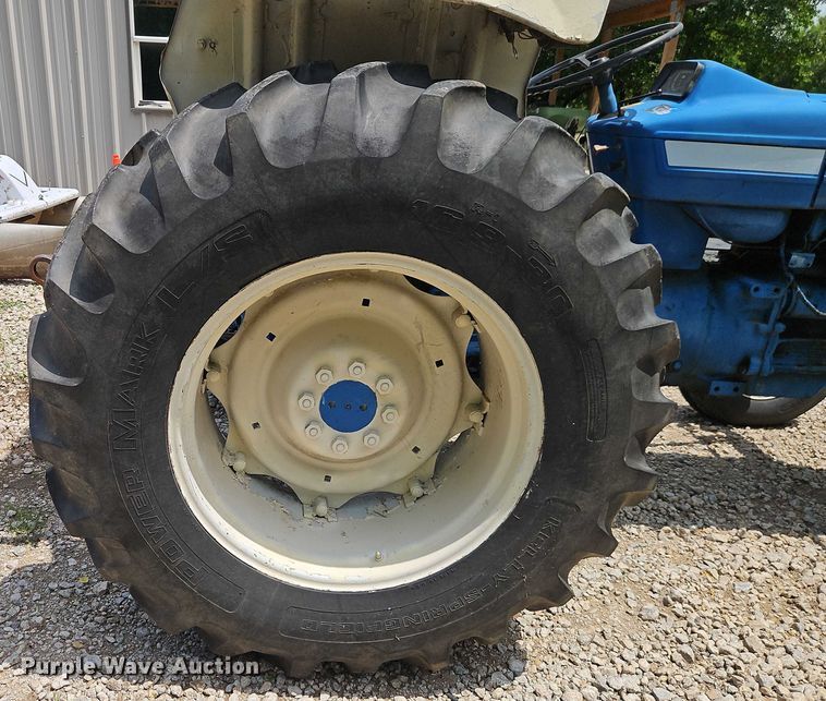 image for item EO4557 1978 Ford 4600 tractor