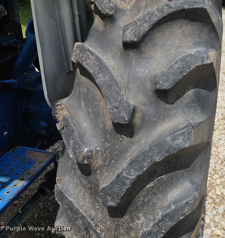 image for item EO4557 1978 Ford 4600 tractor