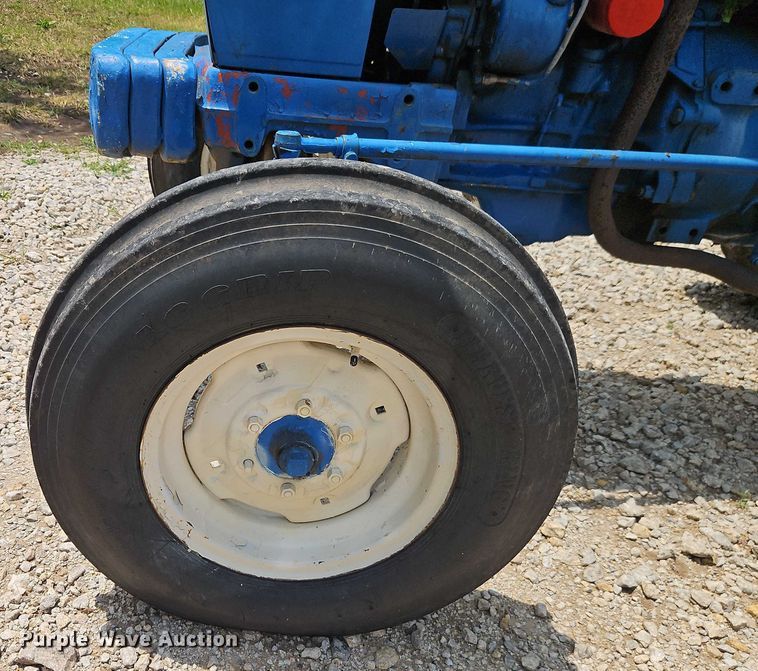 image for item EO4557 1978 Ford 4600 tractor