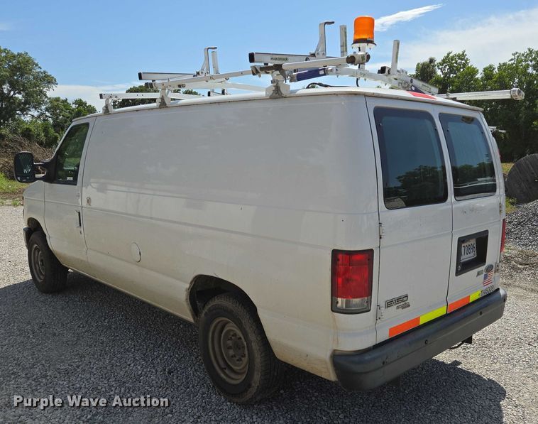 image for item EQ2605 2014 Ford E150 van