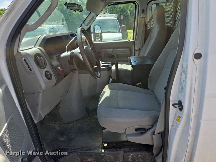 image for item EQ2605 2014 Ford E150 van