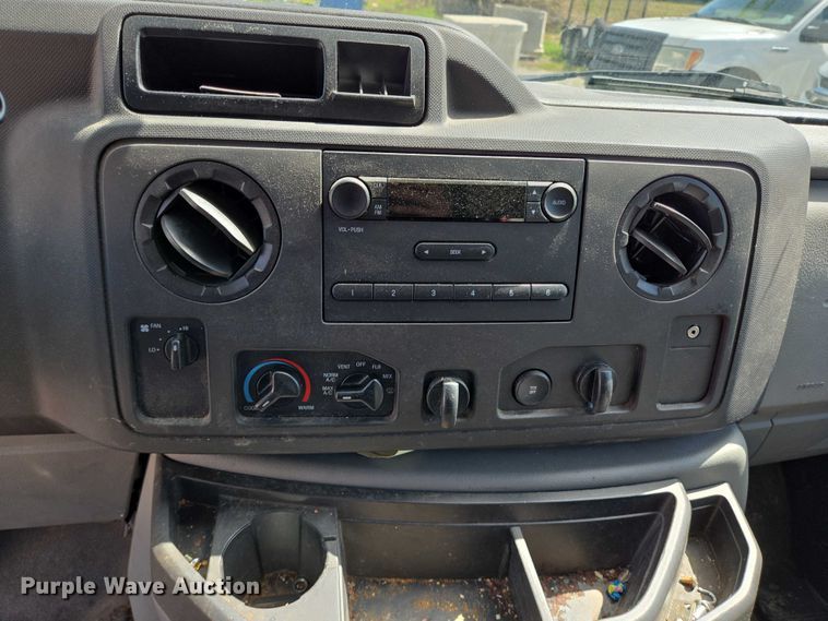 image for item EQ2605 2014 Ford E150 van