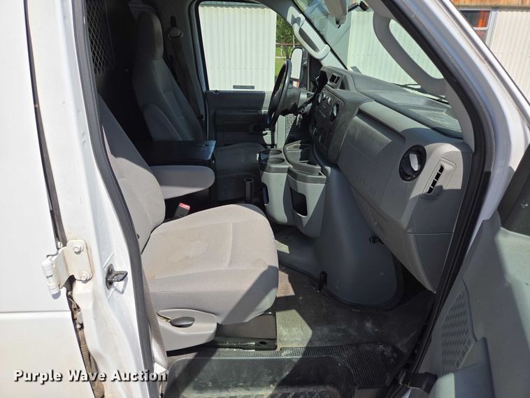 image for item EQ2605 2014 Ford E150 van