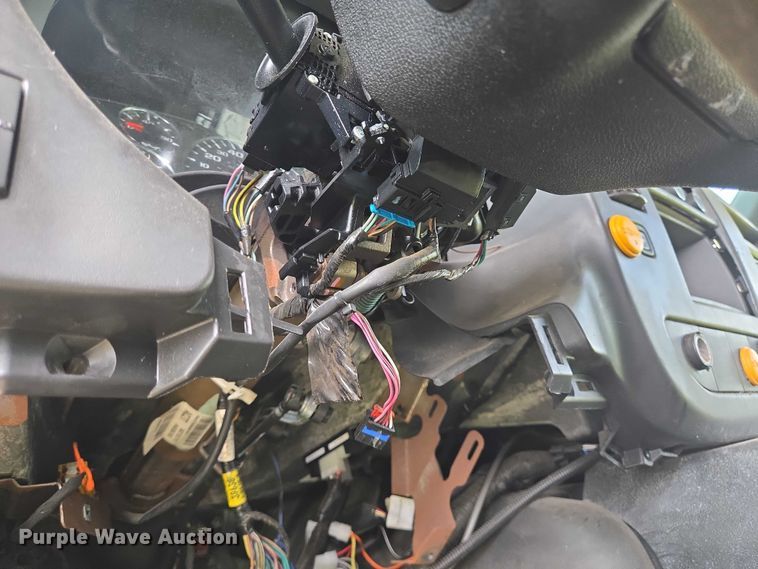 image for item EQ4033 2017 Chevrolet Express G4500 shuttle bus