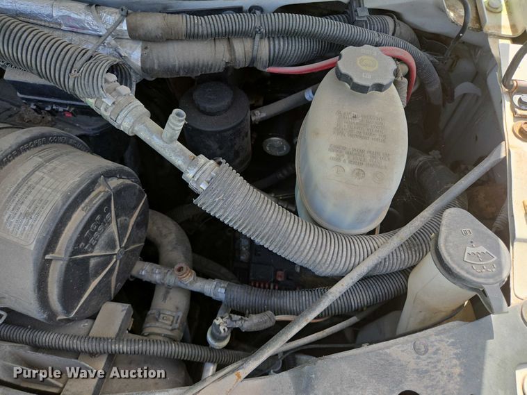 image for item EQ4033 2017 Chevrolet Express G4500 shuttle bus