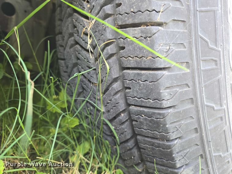 image for item EQ4033 2017 Chevrolet Express G4500 shuttle bus