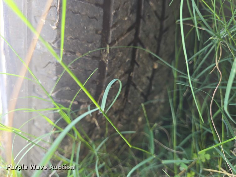 image for item EQ4033 2017 Chevrolet Express G4500 shuttle bus