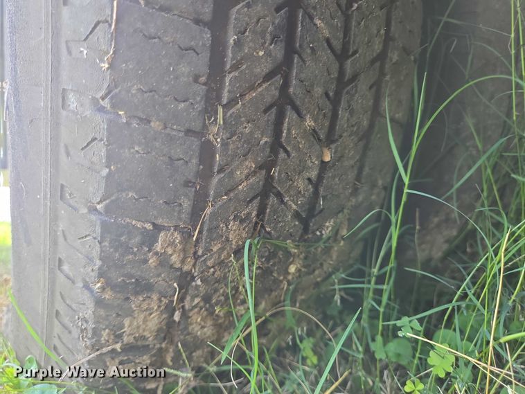 image for item EQ4033 2017 Chevrolet Express G4500 shuttle bus