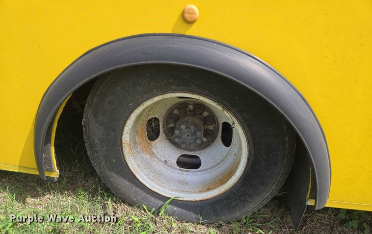 image for item EQ4033 2017 Chevrolet Express G4500 shuttle bus