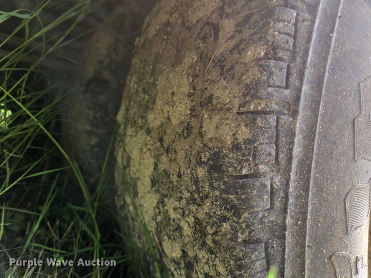 image for item EQ4033 2017 Chevrolet Express G4500 shuttle bus