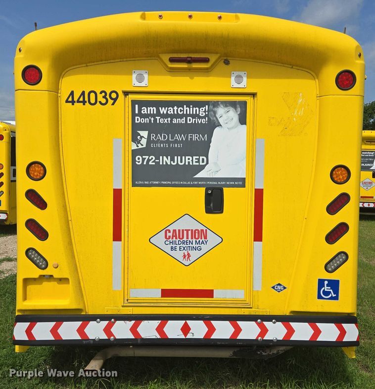 image for item EQ4034 2017 Chevrolet Express G4500 shuttle bus