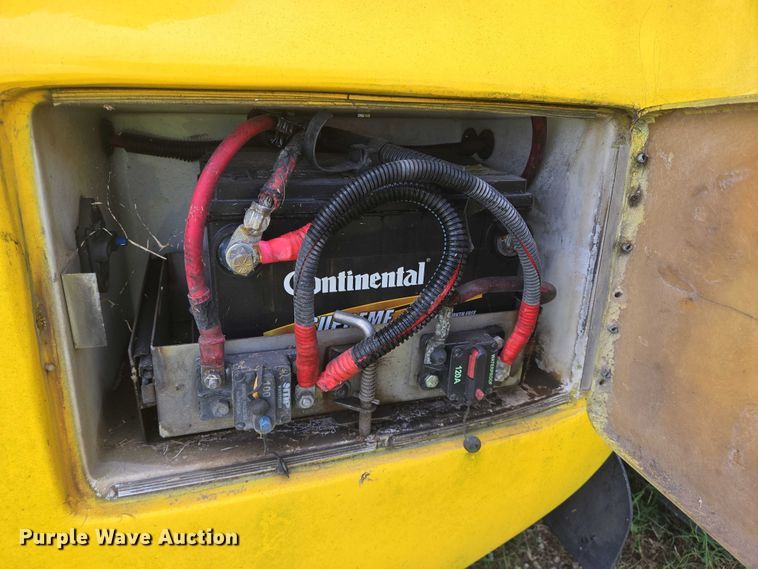 image for item EQ4034 2017 Chevrolet Express G4500 shuttle bus