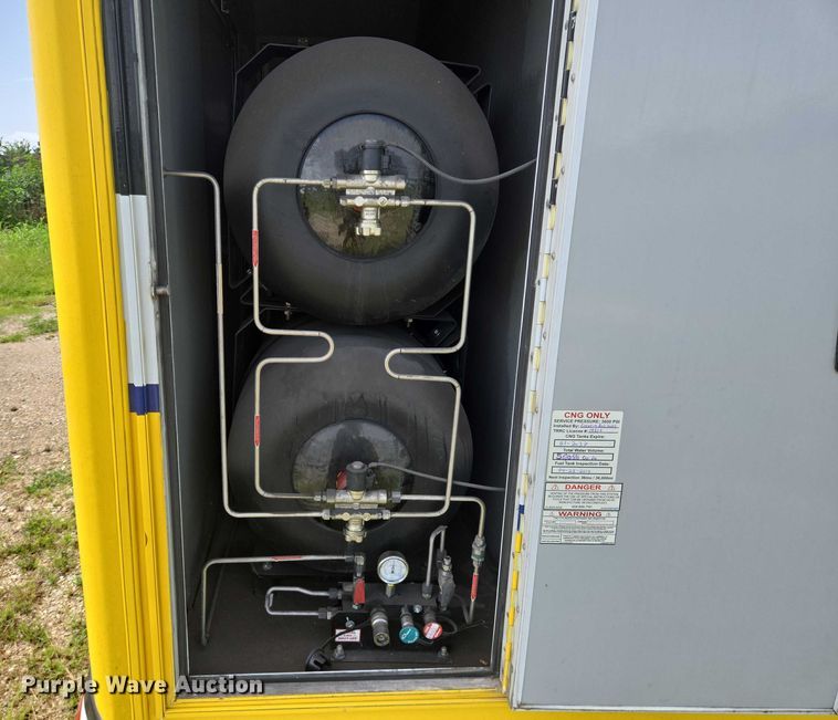 image for item EQ4034 2017 Chevrolet Express G4500 shuttle bus