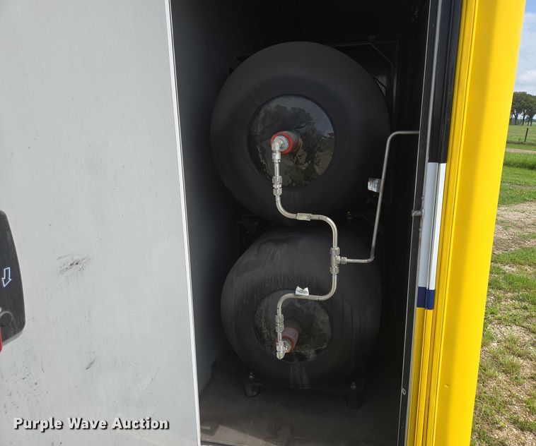 image for item EQ4034 2017 Chevrolet Express G4500 shuttle bus