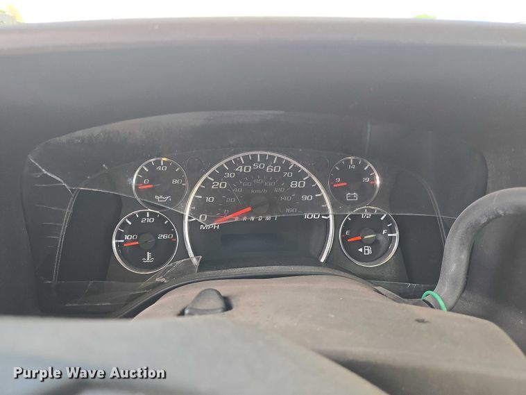 image for item EQ4034 2017 Chevrolet Express G4500 shuttle bus