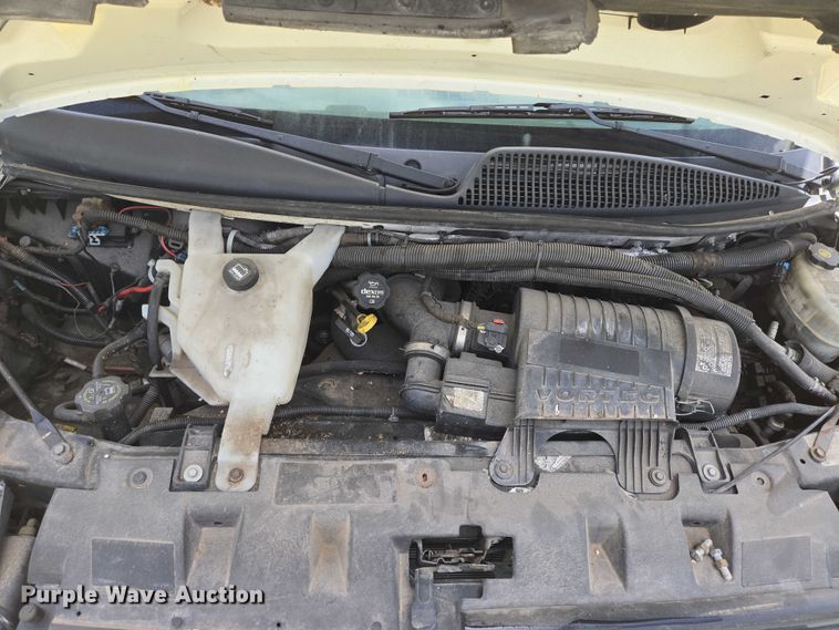 image for item EQ4034 2017 Chevrolet Express G4500 shuttle bus