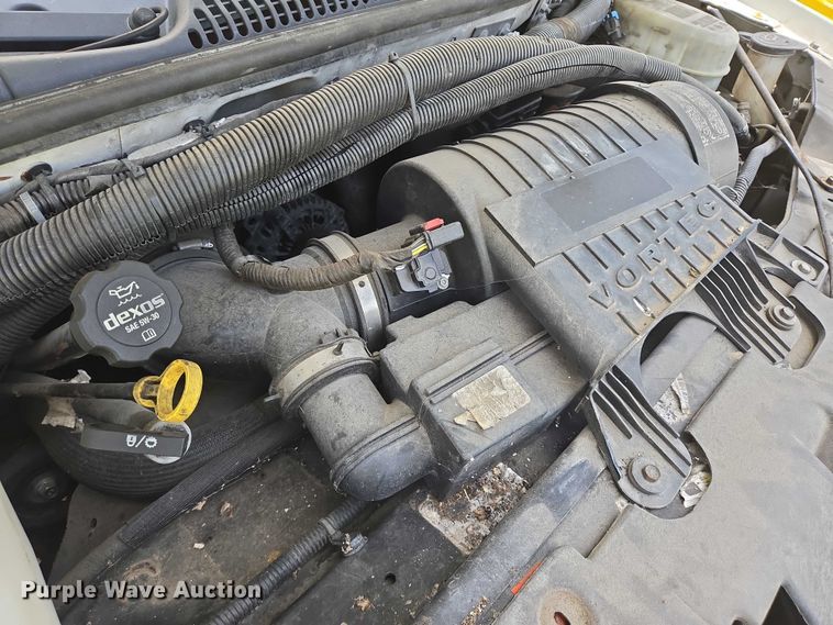 image for item EQ4034 2017 Chevrolet Express G4500 shuttle bus