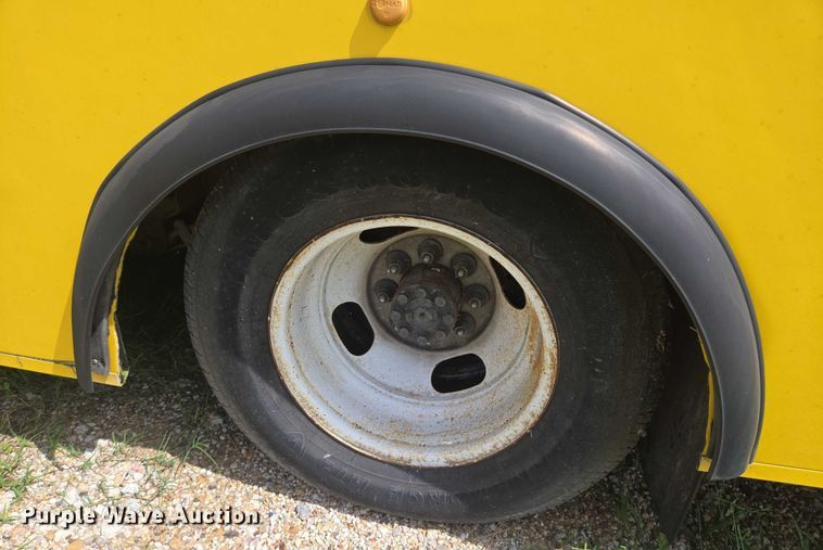 image for item EQ4034 2017 Chevrolet Express G4500 shuttle bus