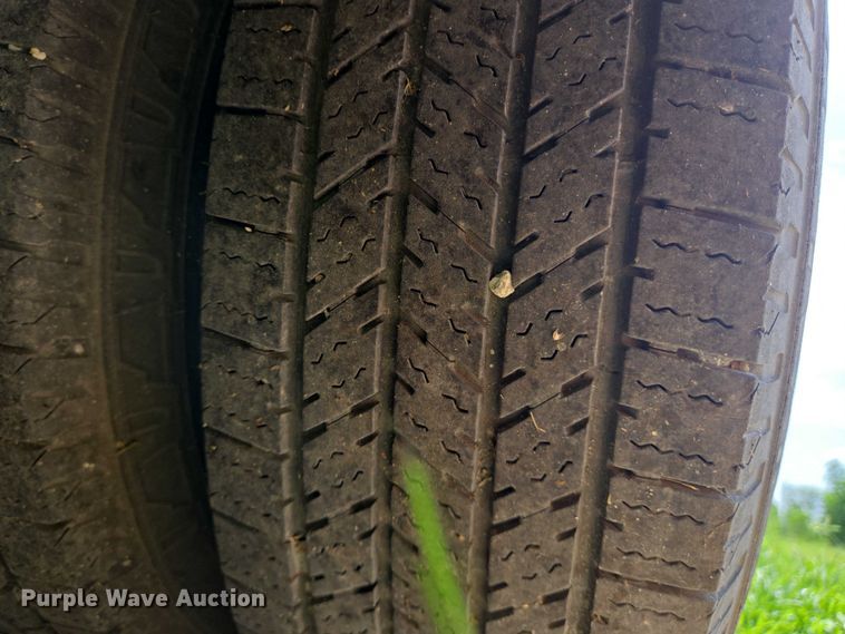 image for item EQ4034 2017 Chevrolet Express G4500 shuttle bus