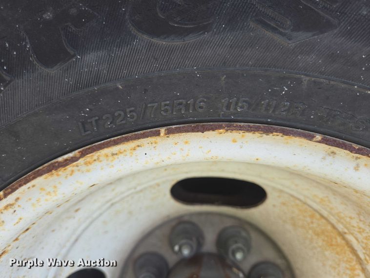 image for item EQ4034 2017 Chevrolet Express G4500 shuttle bus