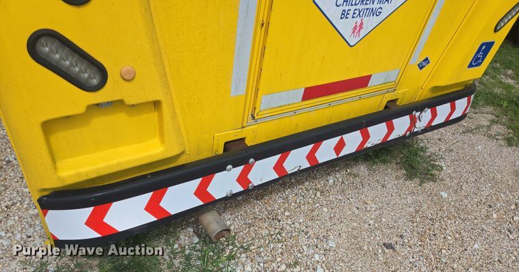 image for item EQ4035 2016 Chevrolet Express G4500 shuttle bus