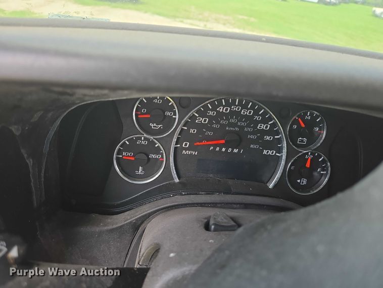 image for item EQ4035 2016 Chevrolet Express G4500 shuttle bus