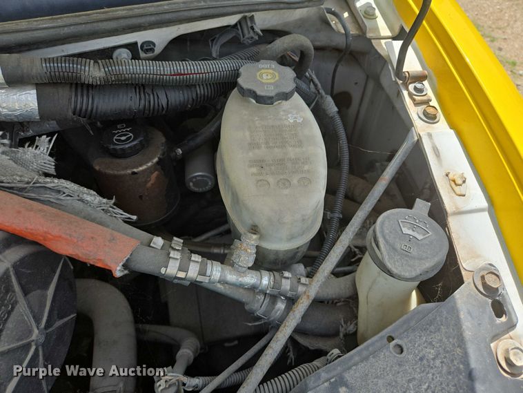 image for item EQ4035 2016 Chevrolet Express G4500 shuttle bus