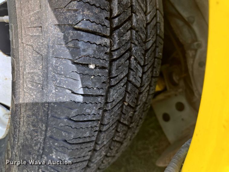 image for item EQ4035 2016 Chevrolet Express G4500 shuttle bus