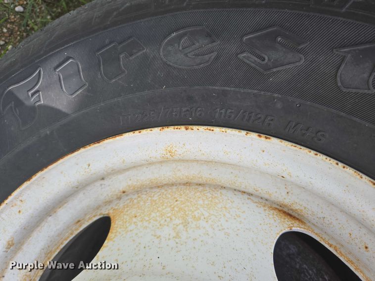 image for item EQ4035 2016 Chevrolet Express G4500 shuttle bus