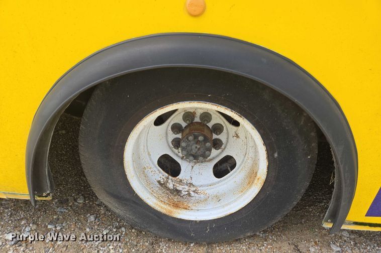 image for item EQ4035 2016 Chevrolet Express G4500 shuttle bus