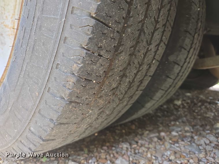 image for item EQ4035 2016 Chevrolet Express G4500 shuttle bus