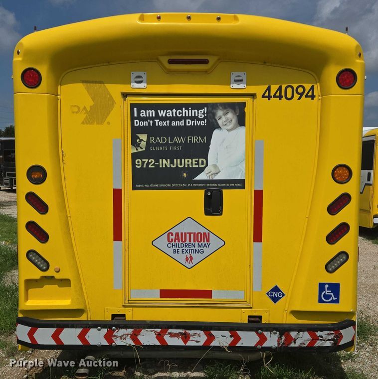 image for item EQ4036 2017 Chevrolet Express G4500 shuttle bus