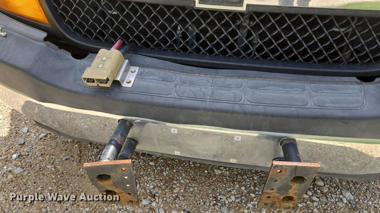 image for item EQ4036 2017 Chevrolet Express G4500 shuttle bus