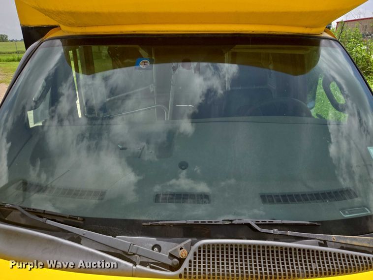 image for item EQ4036 2017 Chevrolet Express G4500 shuttle bus