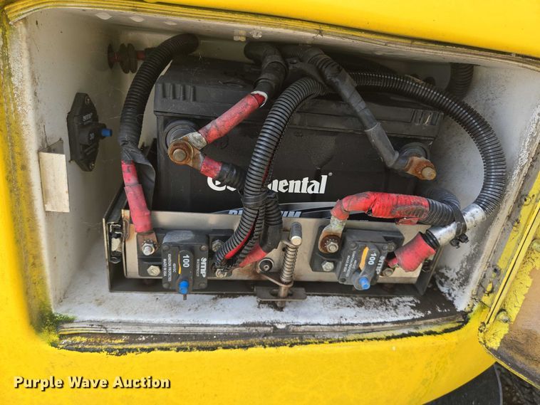 image for item EQ4036 2017 Chevrolet Express G4500 shuttle bus