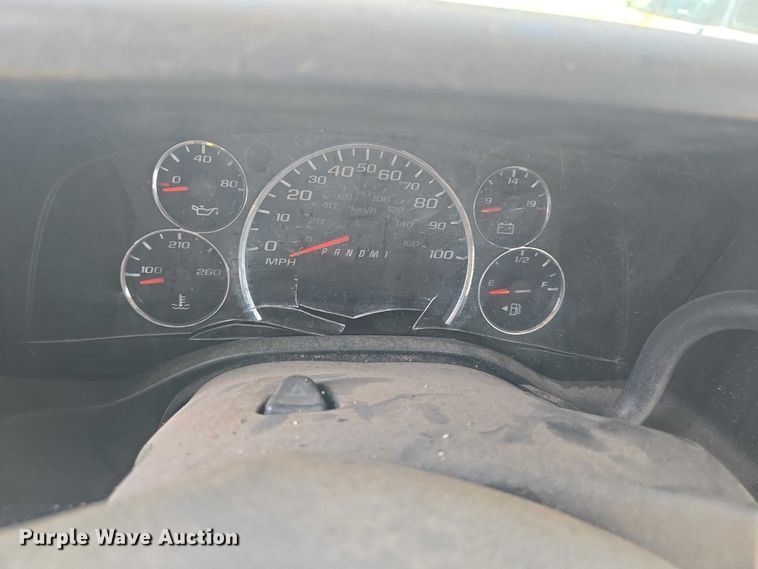 image for item EQ4036 2017 Chevrolet Express G4500 shuttle bus