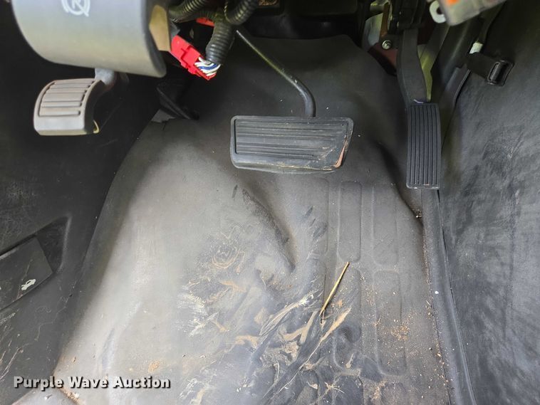 image for item EQ4036 2017 Chevrolet Express G4500 shuttle bus