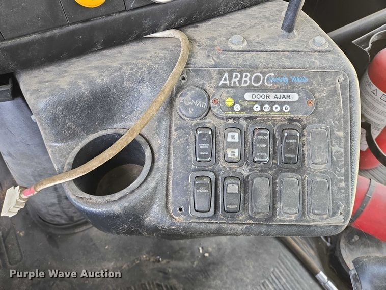 image for item EQ4036 2017 Chevrolet Express G4500 shuttle bus