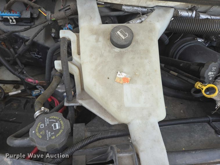 image for item EQ4036 2017 Chevrolet Express G4500 shuttle bus