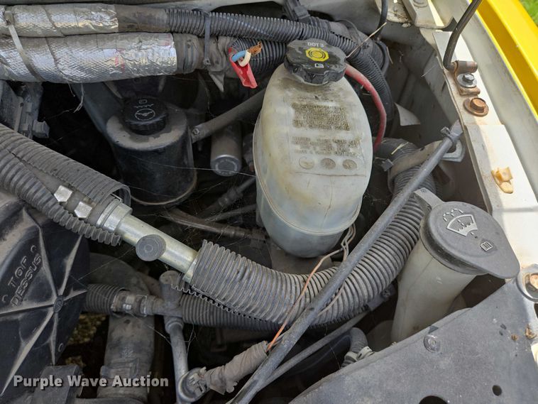 image for item EQ4036 2017 Chevrolet Express G4500 shuttle bus