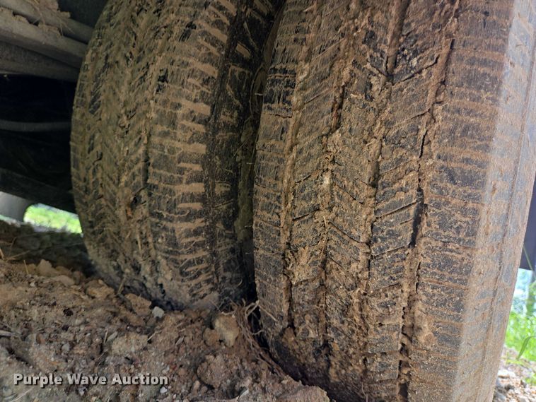 image for item EQ4036 2017 Chevrolet Express G4500 shuttle bus