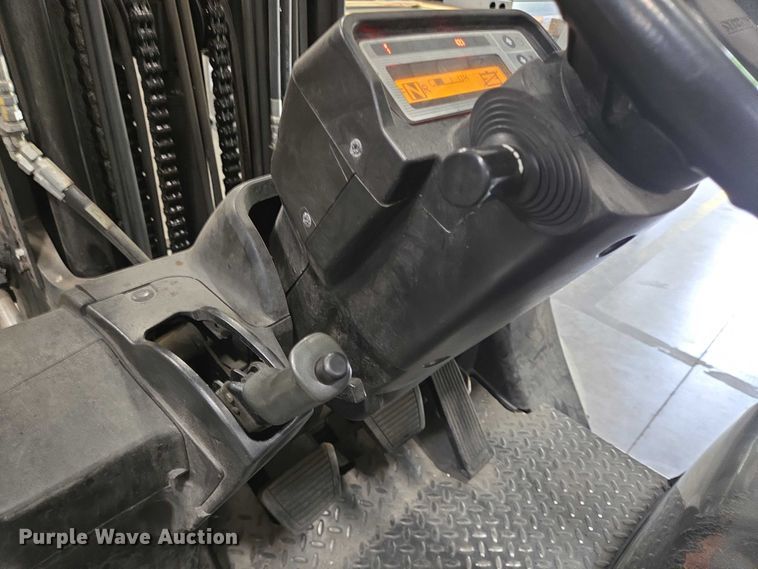 image for item EQ4047 2015 UniCarriers  PF60 forklift